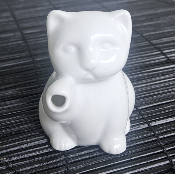 Mini Cat Shape Creamer White Glazed Porcelain Kitty Creamer - Picture 4 of 13